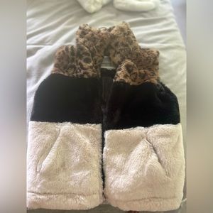 Urban republic for vest never worn no tags